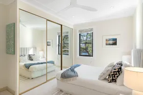 Reflections - World Class 360° Harbour Views! - Image 2