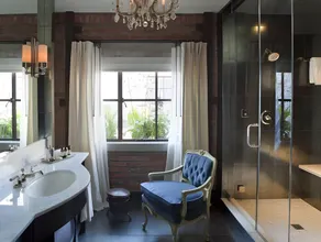 Granada Hotel & Bistro - Image 2