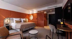 Grand Hotel de Courtoisville - Image 2