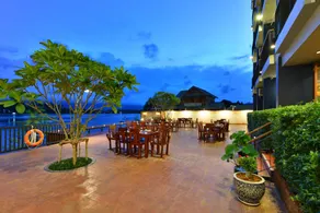Amphawa Riverfront Hotel - Image 4