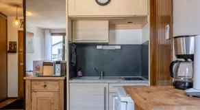Gentianes - City center studio next to Aiguille du Midi lift - By Cozee Rentals - Image 2