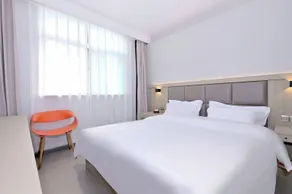 Royal Hotel - Image 2