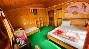 Red Panda Ecohut - Image 4