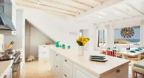 Beachfront Luxury Villa Santa Barbara - Image 5