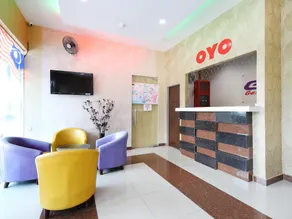 OYO 1043 Get Inn Hotel Sendayan - Image 2
