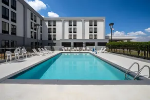 Spark by Hilton Decatur - Image 2