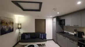 Second floor Contemporary 2 Bedroom Apartment Bicester - Image 4