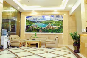 Light Wood · Pengrun Holiday Hotel - Image 2