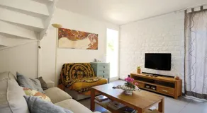 Jolie Chambre chaleureuse - Image 2