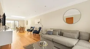 3 Knights Cottages - Image 3