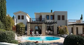 2 bedroom Villa Kornos with private pool and golf views, Aphrodite Hills Resort - Image 2