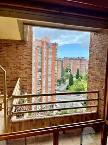 Céntrico y Tranquilo Apartamento con Terraza, 3 Habs y 2 Baños, Garaje incluido - Image 4