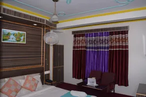 Hotel Vikrant Inn @ Mall Road 100 Meters Walk - Image 2
