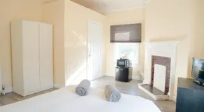 Chestnut Lodge Bed & Go - Image 2