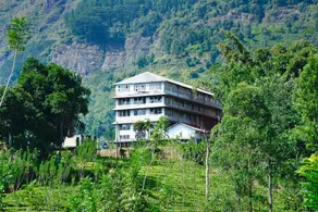 Royal View Hotel - Image 2