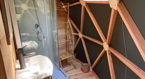 Spa Les Jardins De Chiron Lodges et Tiny House dans le sud - Image 2