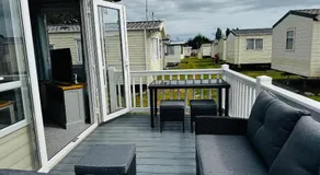 Cosy 2 bed in Dovercourt Holiday Park -Sleeps 6 - Image 5