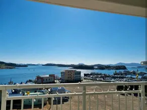 J910 Yeosu Ubless 16-pyeong Deluxe Queen Bed Ocean View Room - Image 5