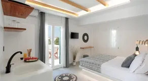 Iades Studios & Apartments - Image 2