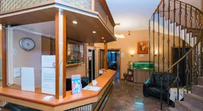 Hotel Hanseat Hamburg - Free Parking - Image 4