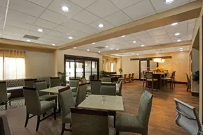 Hampton Inn Cullman - Image 3