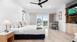 Cullen Bay Retreat with Pool - Balcony & Marina Stroll - Image 2