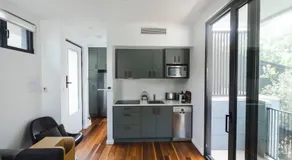 Bushland setting close to Sydney CBD- stand alone apartment - Image 5