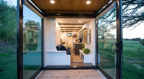 Elegant Container Tiny House Yellow & Blue - Image 4