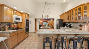 Billy Creek Luxury Lodge on the creek - Sleeps 18! - Image 3
