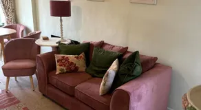 2 bedroomed cottage near quay - Image 2
