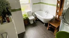 Pond Cottage - Image 2