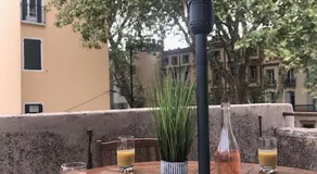 Au coeur de ville avec terrasse - Image 3
