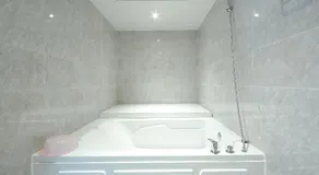 WA Hotel - Image 3