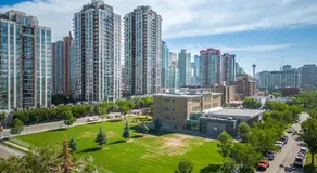 Contemporary, cozy & easy to Rocky Mountains from Calgary ! - Image 5