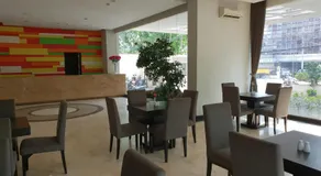 N3 Zainul Arifin Hotel - Image 5