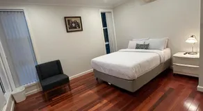 Lindfield 4 Bedroom Cottage House - Image 2