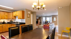 Spacious Row Home next Transit near Downtown w Parking - Image 2