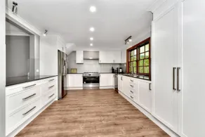 Kitchener Country Estate with Pool Hot Tub on private acres that sleeps up to 18 - Image 5