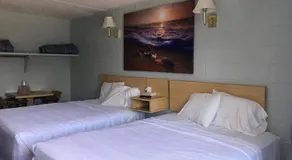 High Seas Motel - Image 3