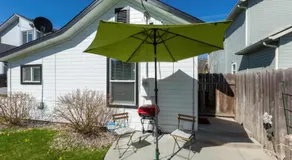 Red Bench Cottage Ideal location near parks, trails, skiing, hiking, biking, shopping extended stays welcome - Image 4