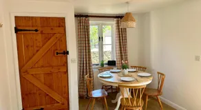 Holly Cottage - Image 3