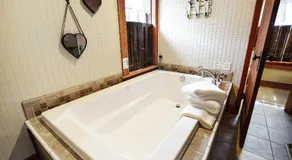 Hocking Hills Inn - Image 3