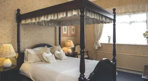 The Bell Hotel - Image 2
