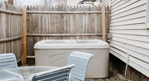 NEW!! Lovely unit w/ PRIVATE Hot Tub and patio! - Image 4