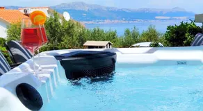Villa Madu --- entire private villa with jacuzzi - Image 5