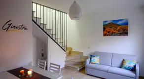 esiloM Aparthotel - Image 2