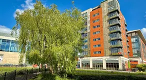 Heron Gate Comfort, Park and Pillow - Image 3