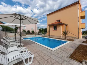 Chic and Stylish Kastel Novi Apartment with Pool - Five Bedroom Apartment With Pool - Image 5
