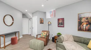 Cozy Spacious 2BR Suite with Parking & Wi-Fi - Image 4