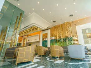 New Season Square Hotel - Image 4